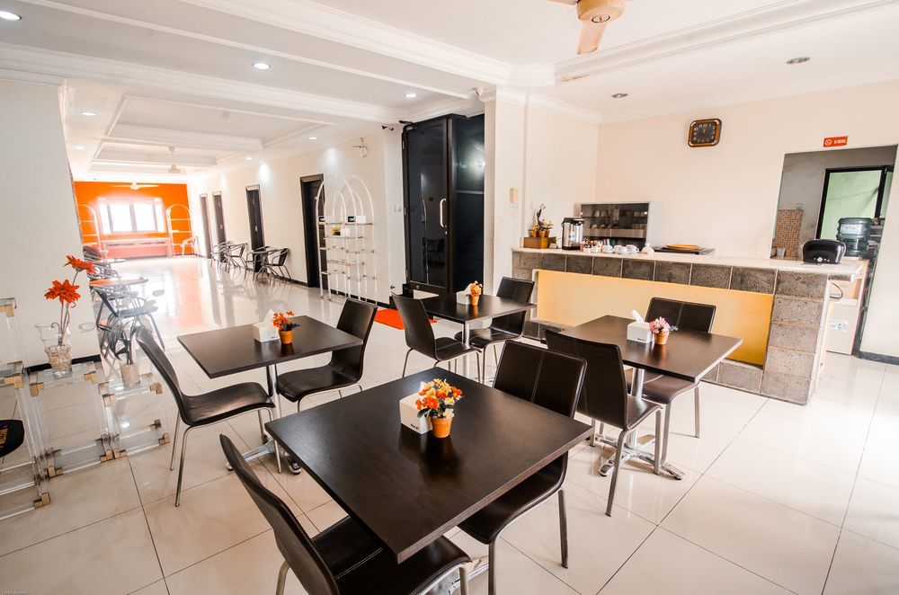 Family Guest House Surabaya Exterior photo