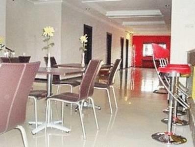 Family Guest House Surabaya Exterior photo