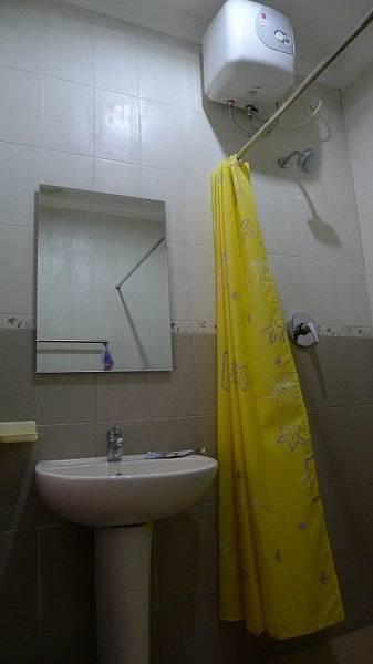 Family Guest House Surabaya Exterior photo