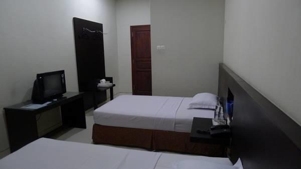 Family Guest House Surabaya Exterior photo